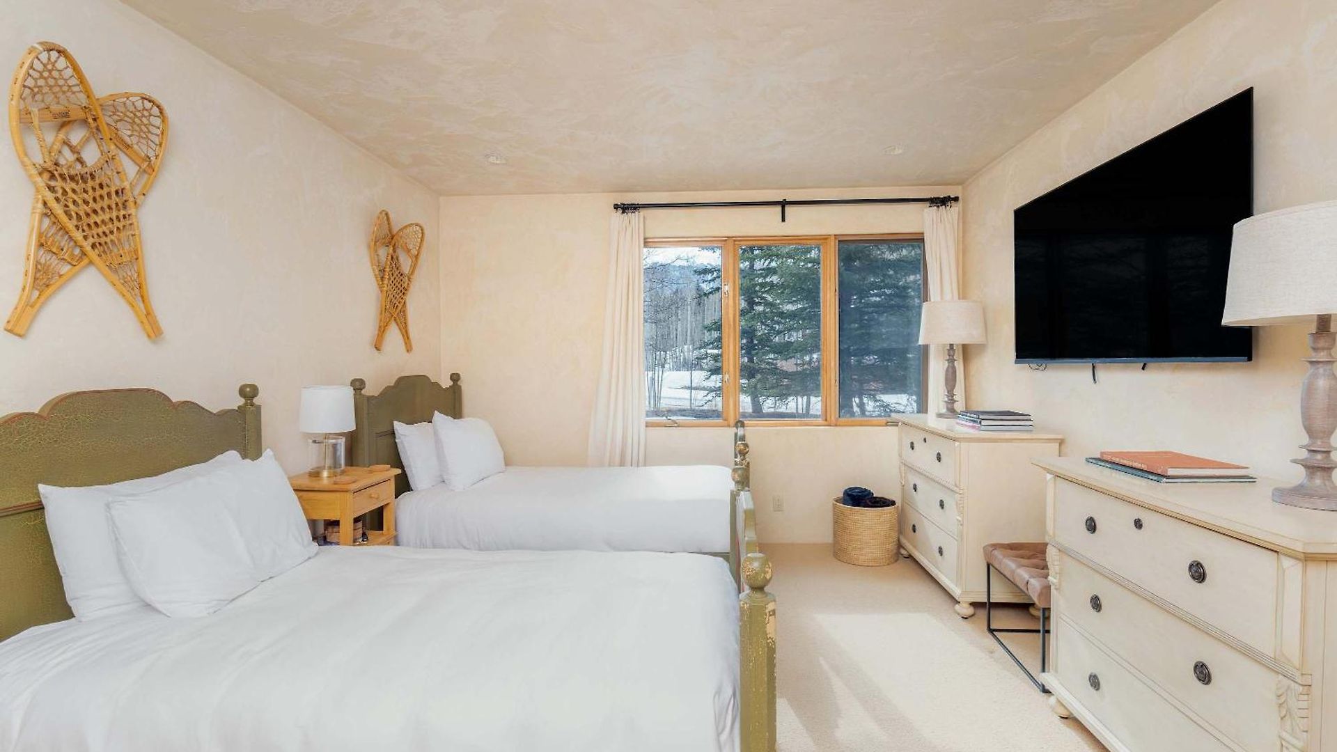 Spacious Retreat With Private Hot Tub Telluride