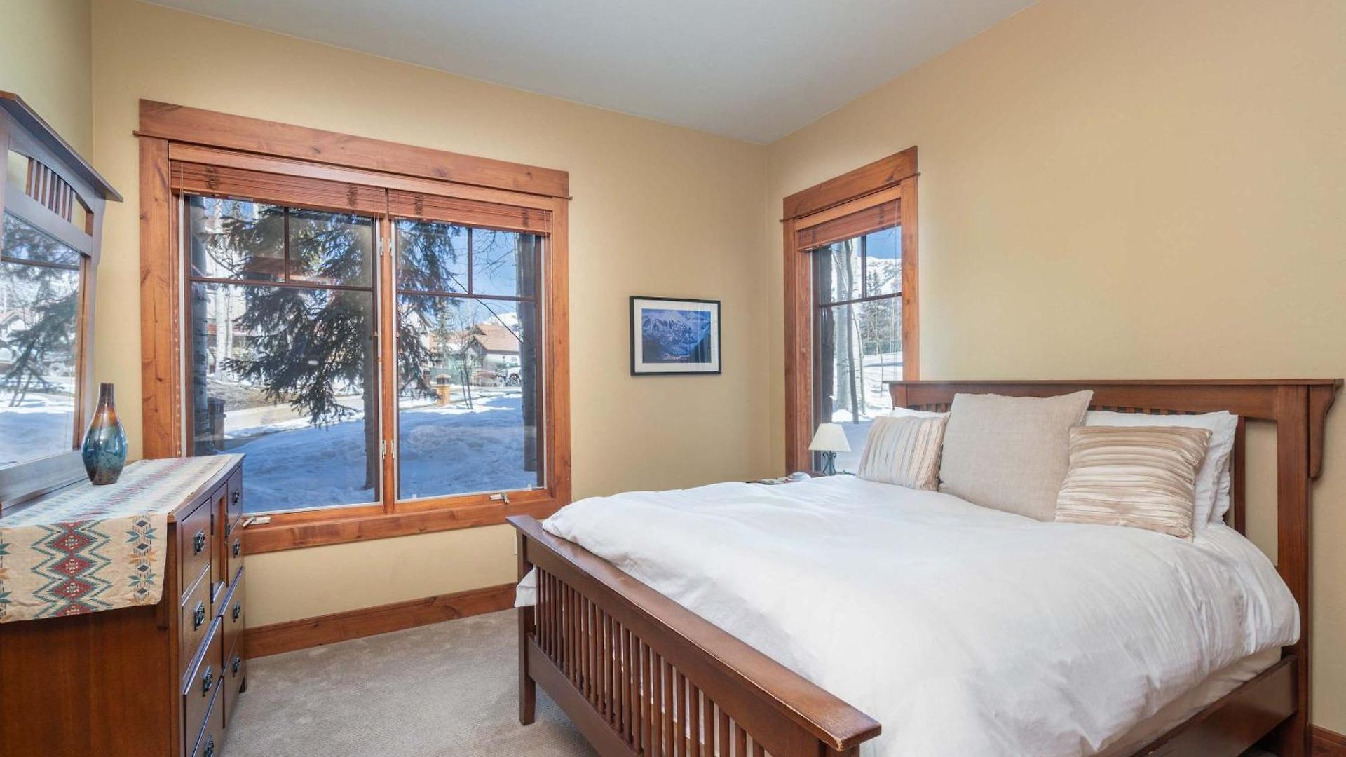 Ski-in Ski-out 4br W- Deck, Hot Tub, & Crib Holiday home
