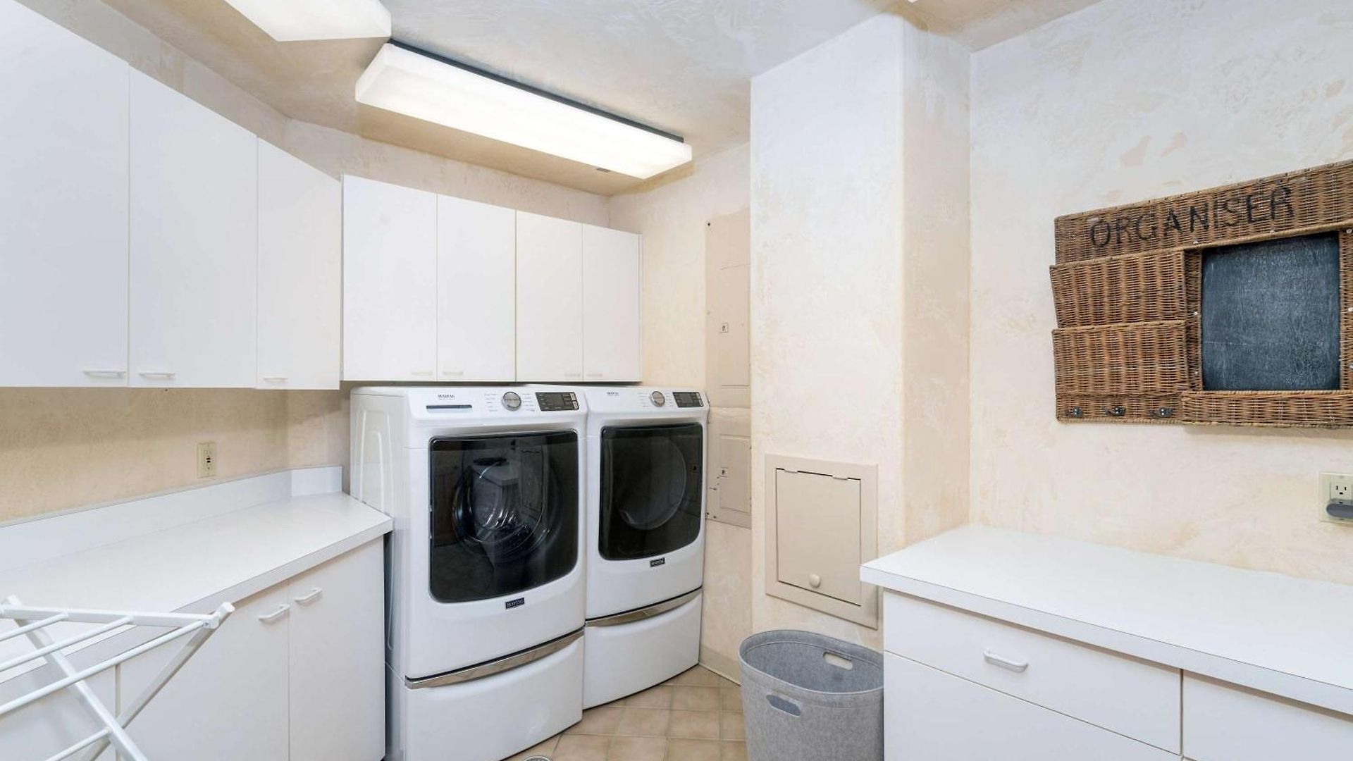 Holiday home Spacious Retreat With Private Hot Tub
