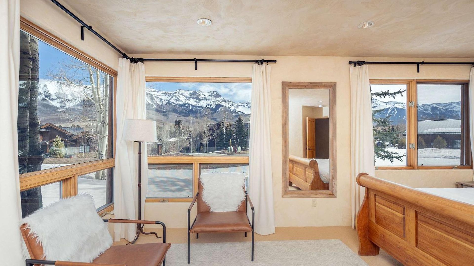 Spacious Retreat With Private Hot Tub Telluride