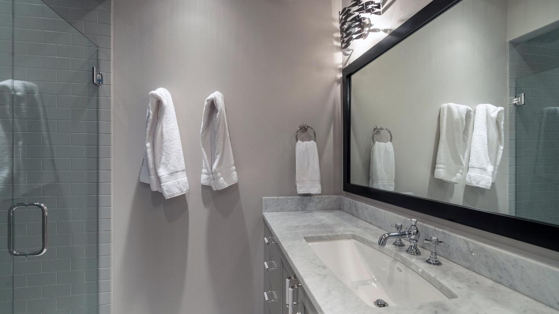 Luxury At Miles High, With 2 Free Passes Holiday home