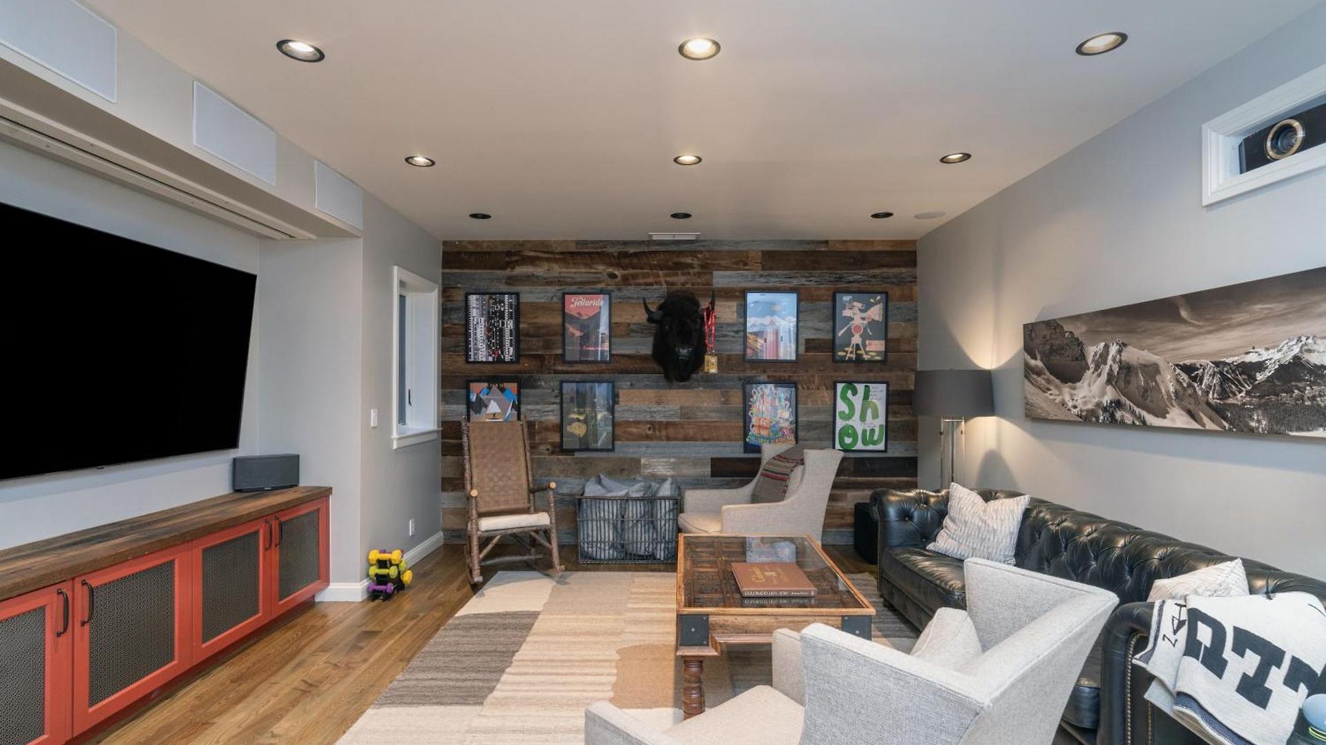 Holiday home Luxury At Miles High, With 2 Free Passes