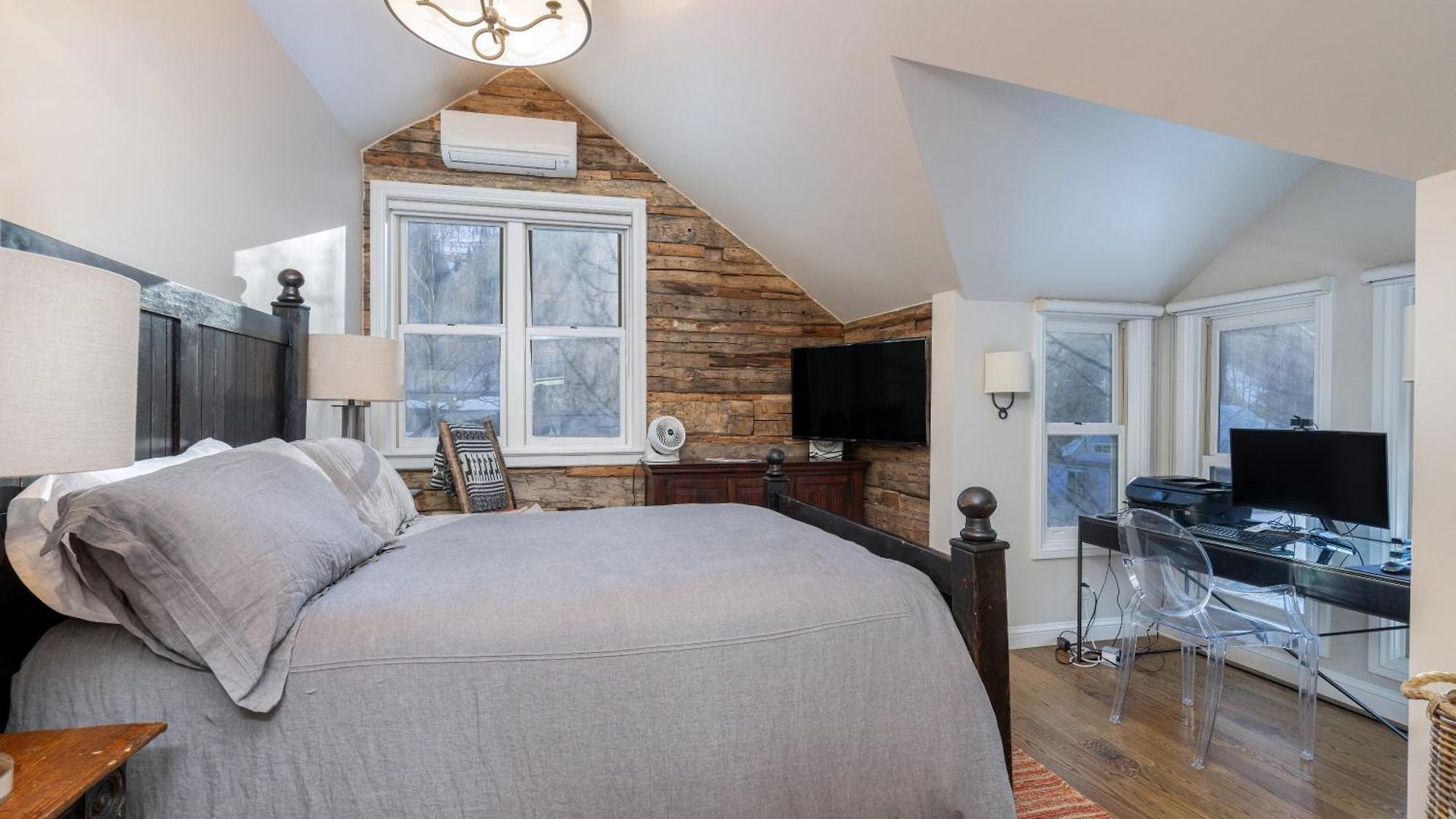 Luxury At Miles High, With 2 Free Passes Holiday home *
