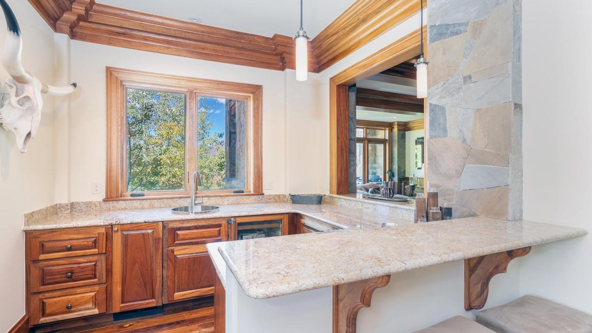 Luxury Lorian Lookout With Plenty Of Amenities *