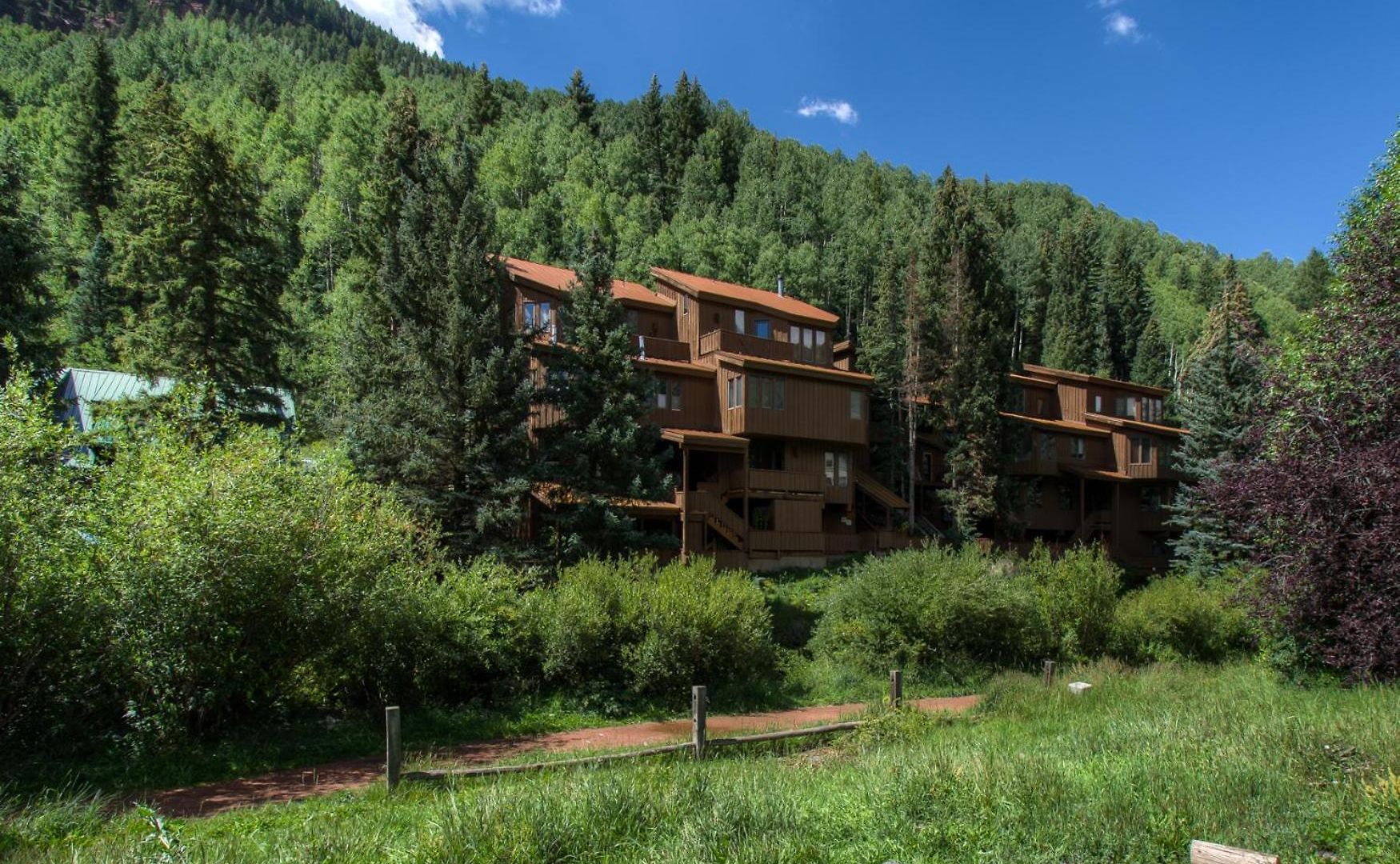 Centrally Located In Town, 2 Bed And 2 Bath Manitou Is A Must Holiday home Telluride