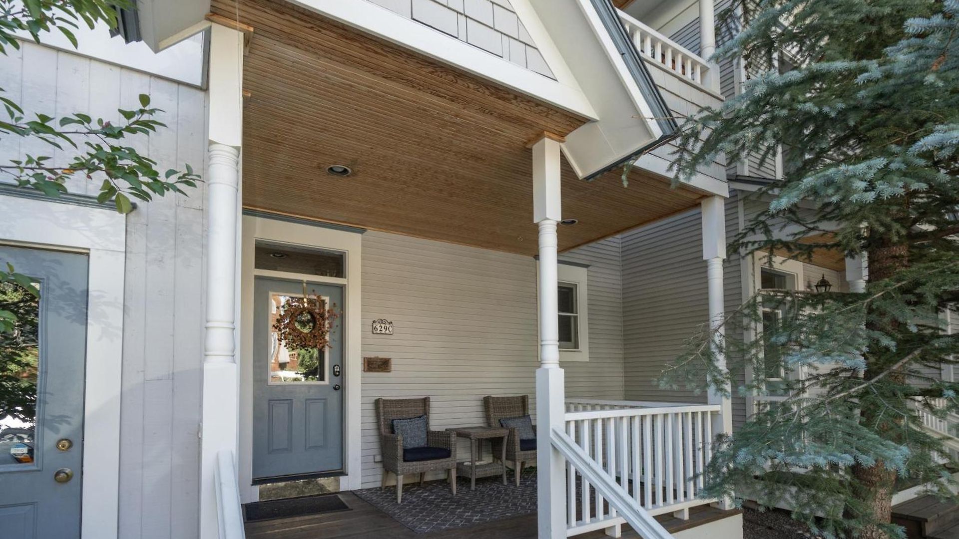 Main Street Tri-plex Close To Everything! Holiday home Telluride