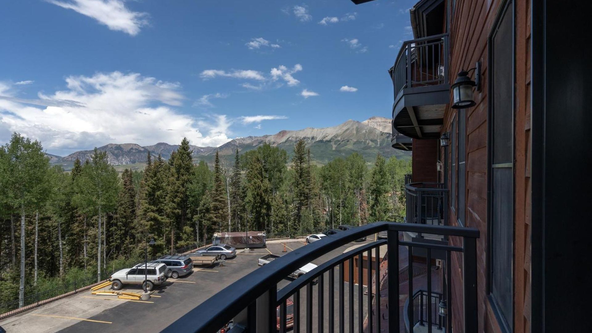 Bear Creek 310 By Alpine