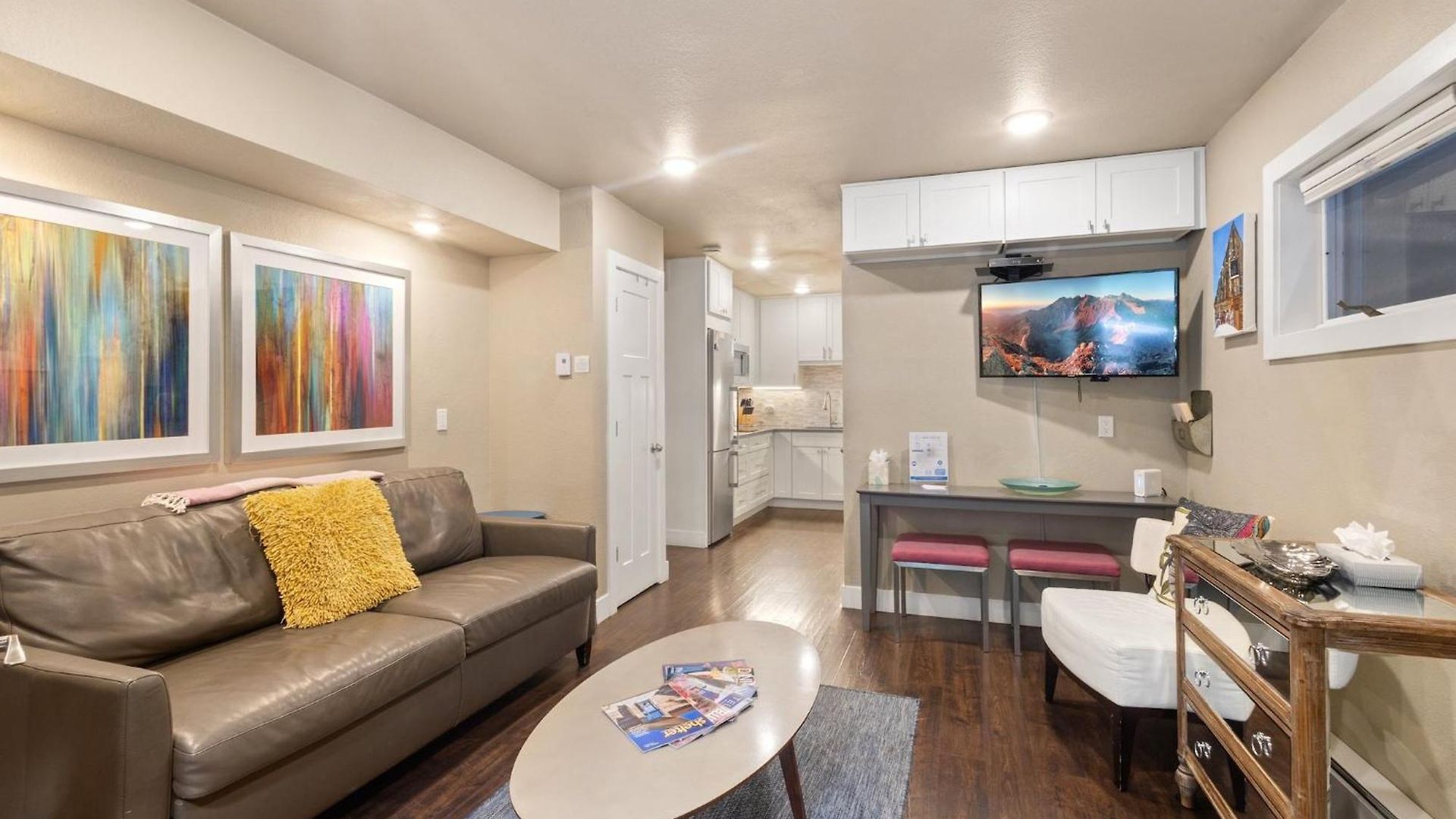 Walk To Ski, Stylish & Bright! Ground Floor, Hot Tub, Pool Telluride