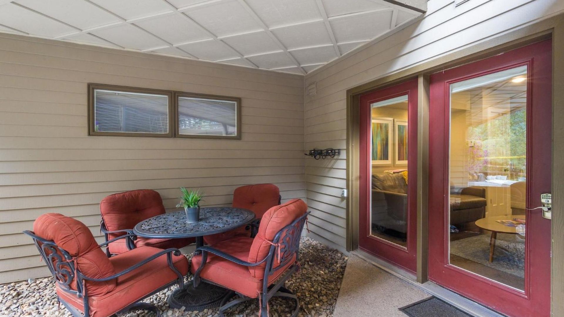 Walk To Ski, Stylish & Bright! Ground Floor, Hot Tub, Pool Apartment Telluride