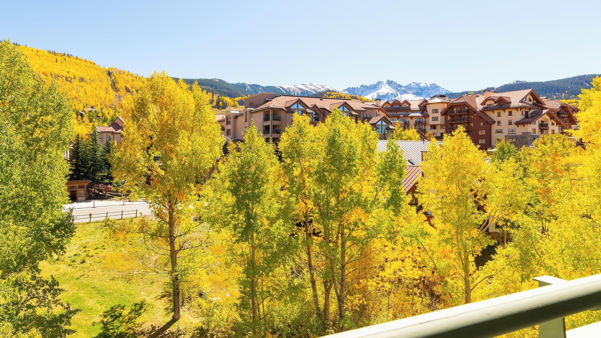 The Peaks And Resort
