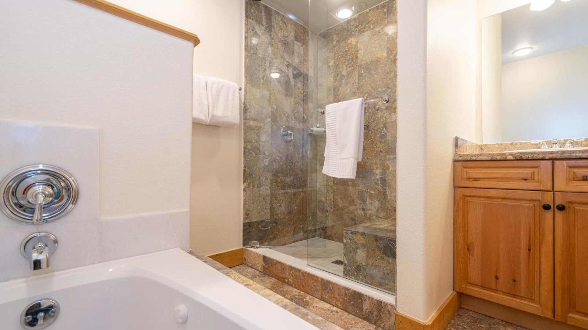 Bear Creek 212 Apartment