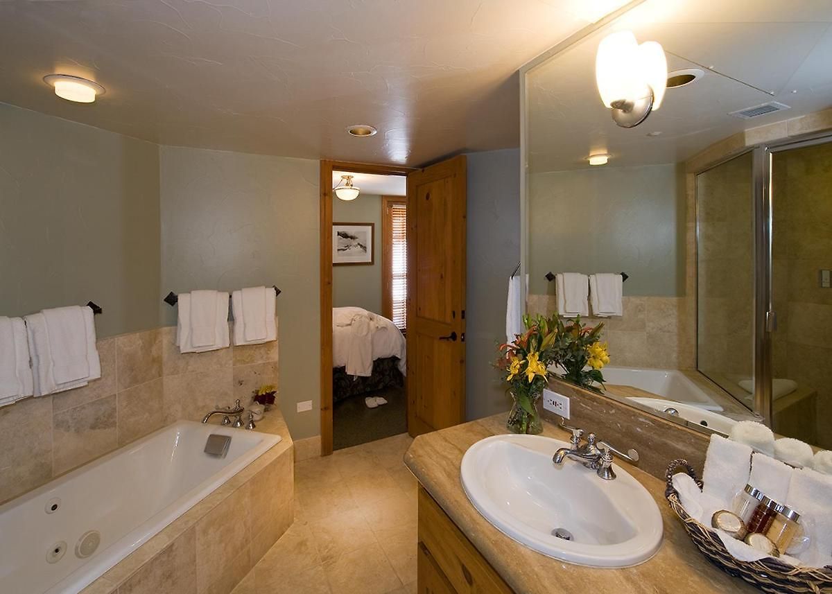 At Lost Creek 4*