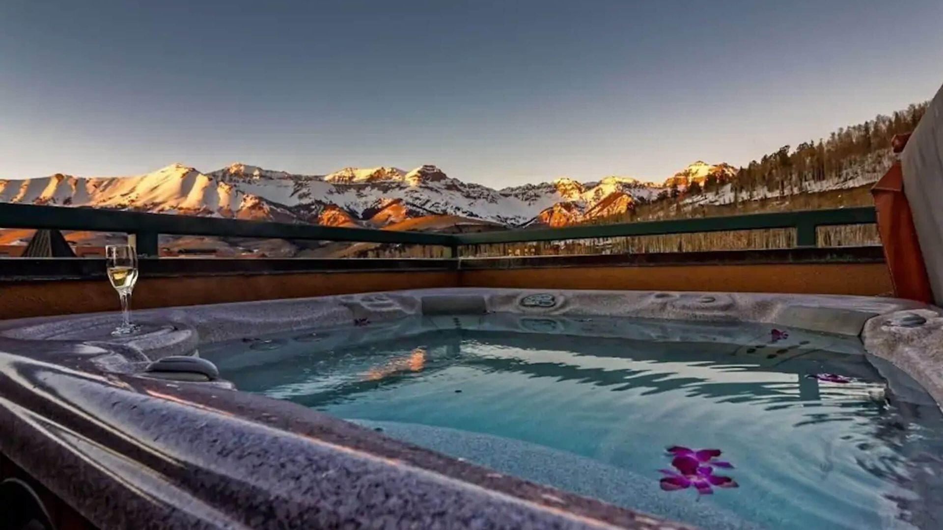 At Lost Creek Hotel 4*