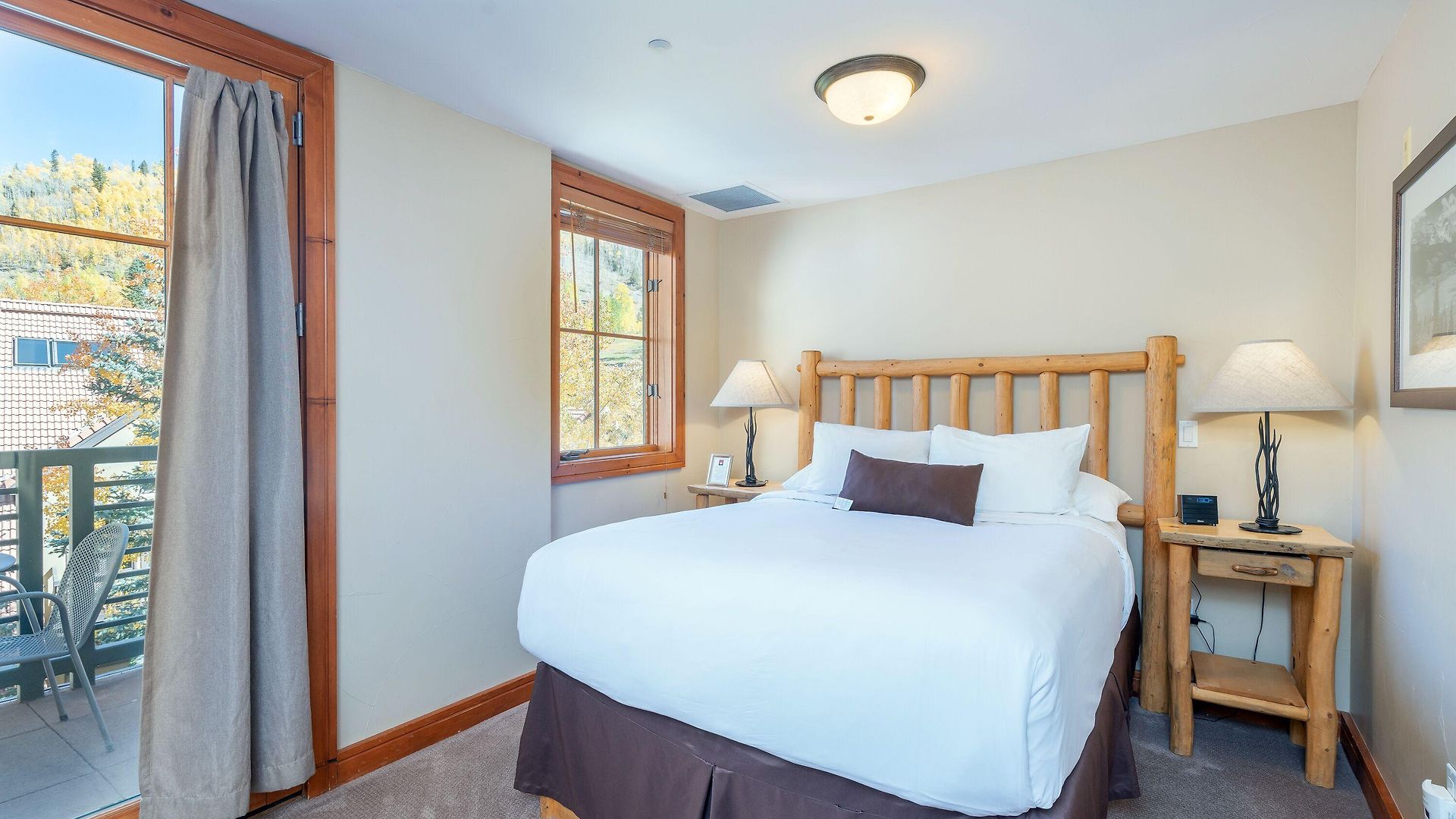 Hotel At Lost Creek