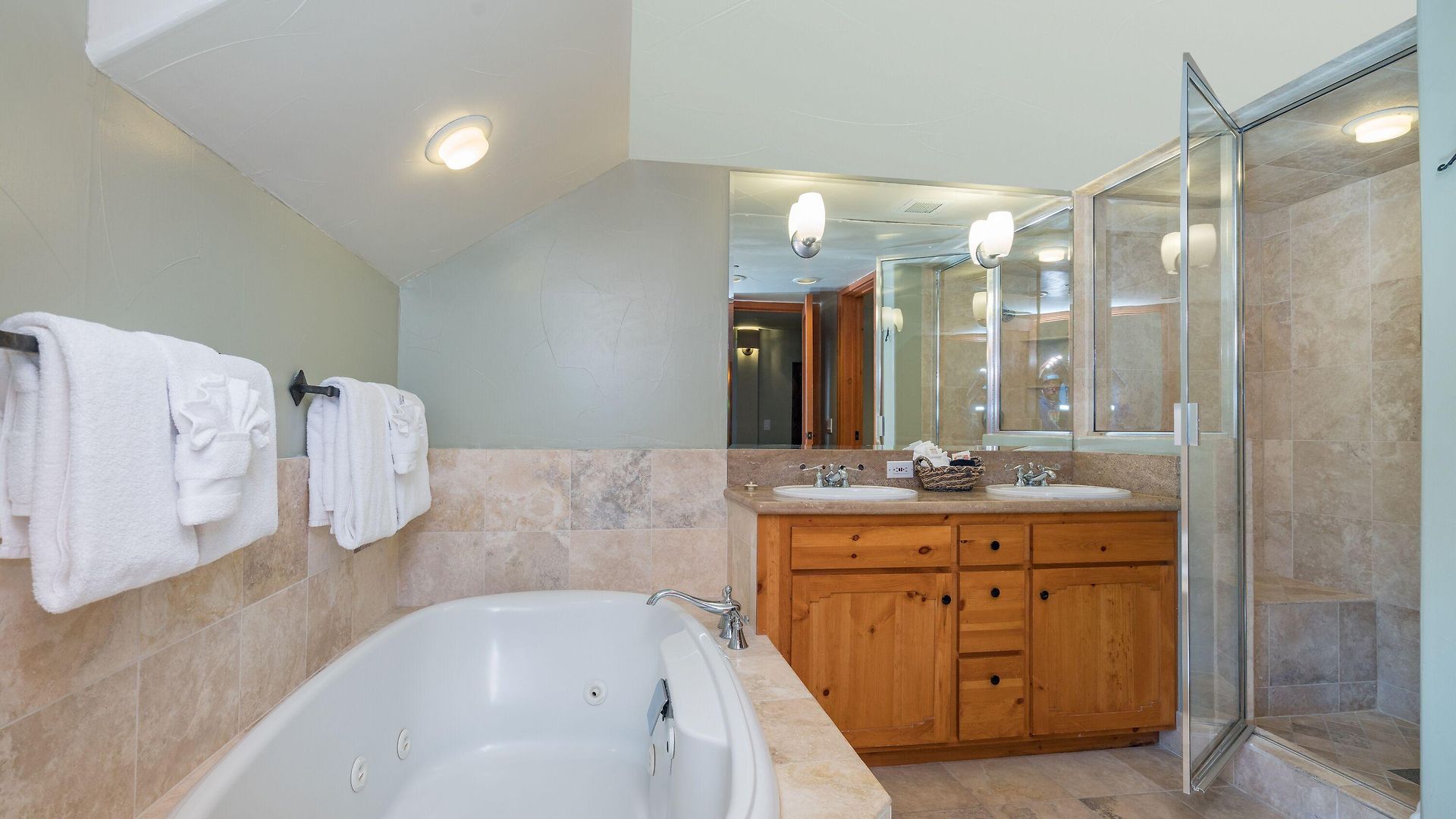 At Lost Creek 4*