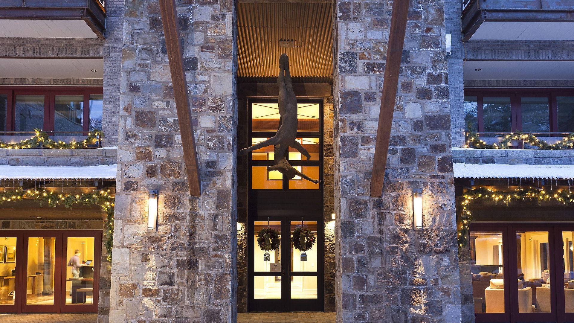 Aparthotel Element 52, Collection