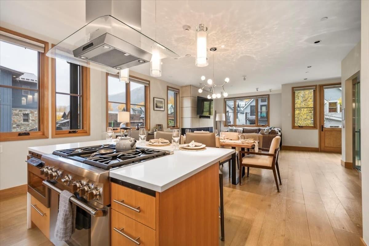 Downtown Luxury Retreat Private Hot Tub Telluride