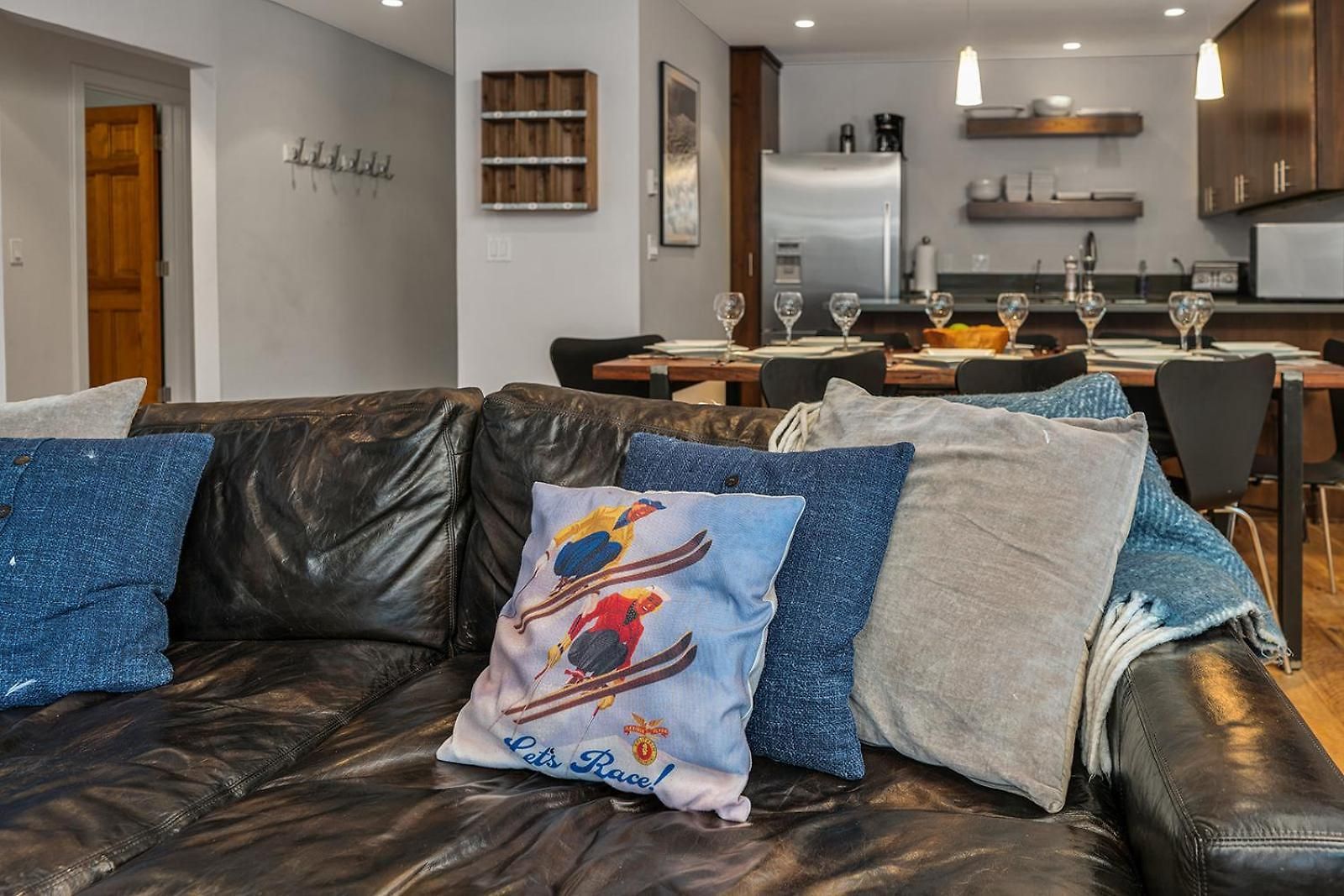 Riverside C03 Walk To Gondola Hot Tubs - 2 Bedroom 2 Ba Sleeps 6 *