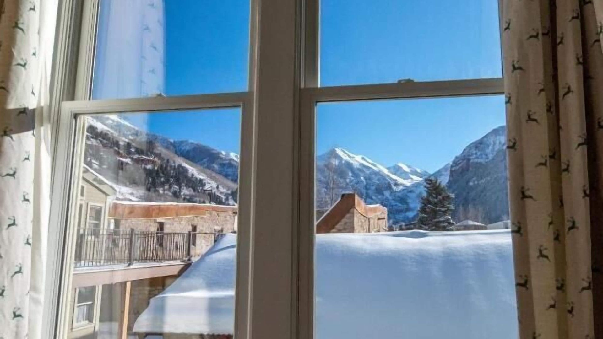 Dunton Town House Inn 5*