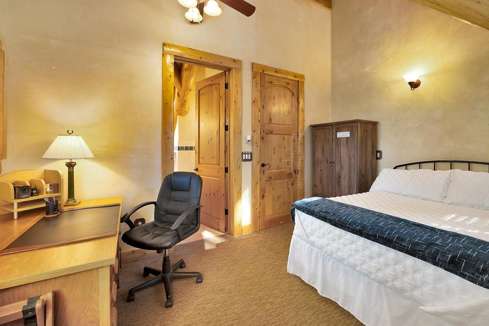 Mountain View 2 Ski-in Private Hot Tub 4br 4.5ba Sleeps 8