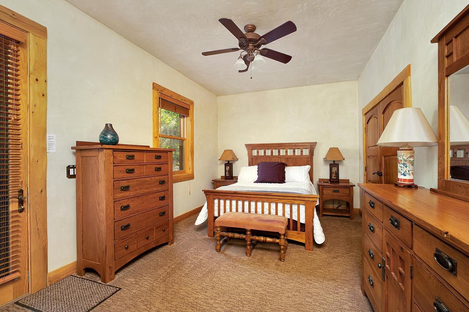 Mountain View 2 Ski-in Private Hot Tub 4br 4.5ba Sleeps 8