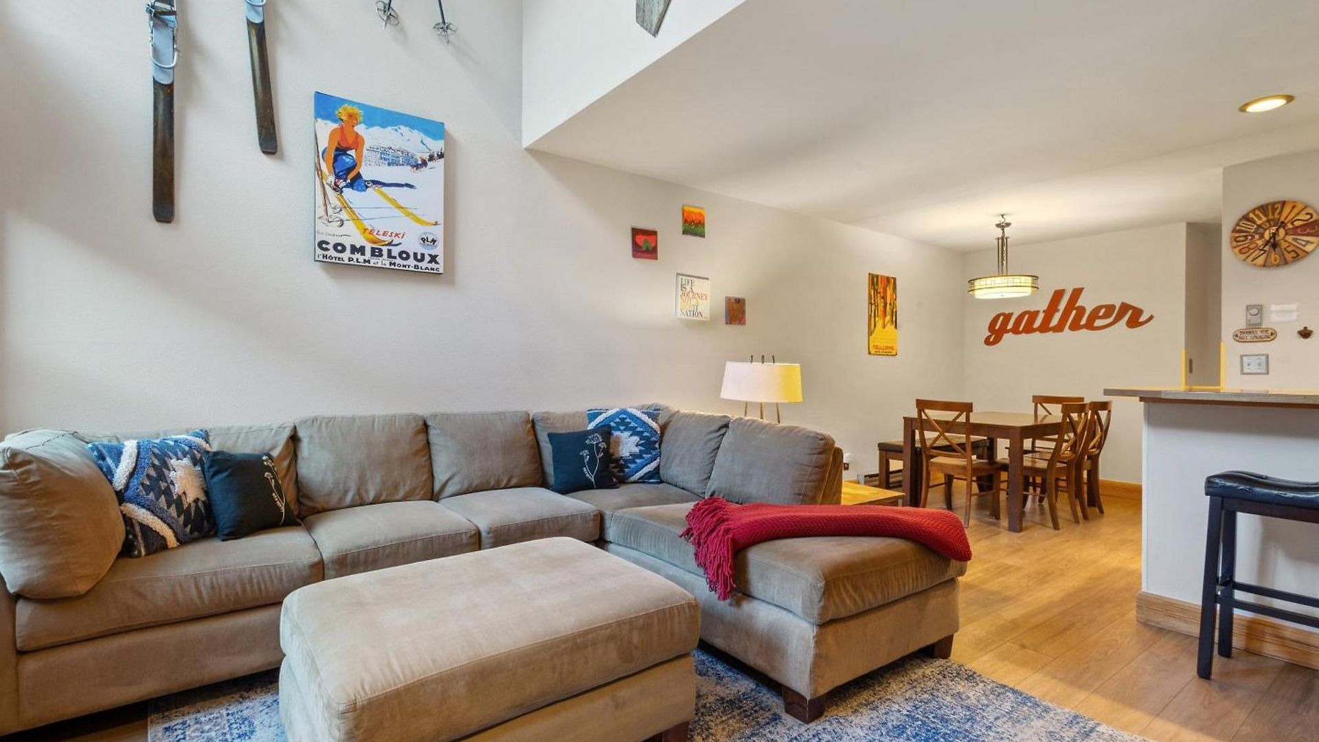 Apartment In Out Lift 7! Deck, Hot Tub, Garage Parking *