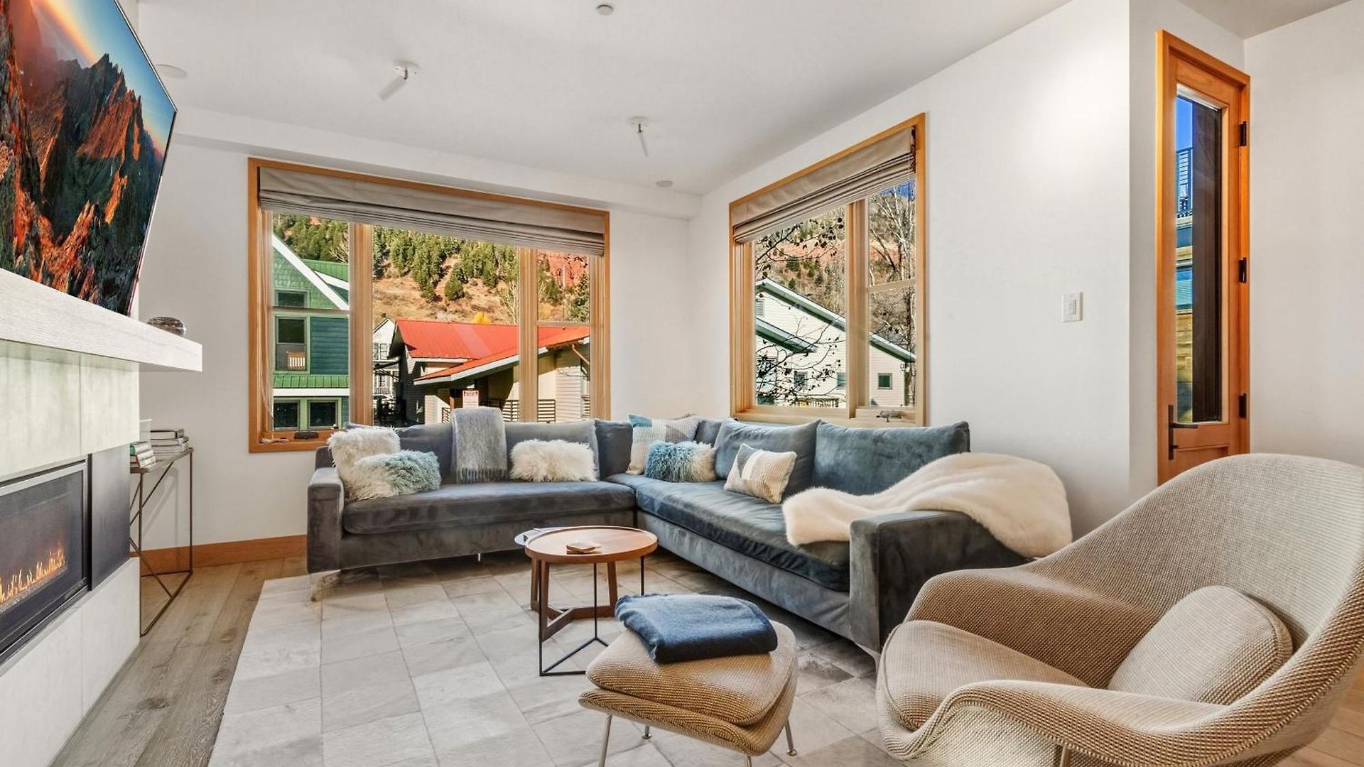Holiday home Depot Luxury Townhome: Rooftop Hot Tub & Gondola Access *