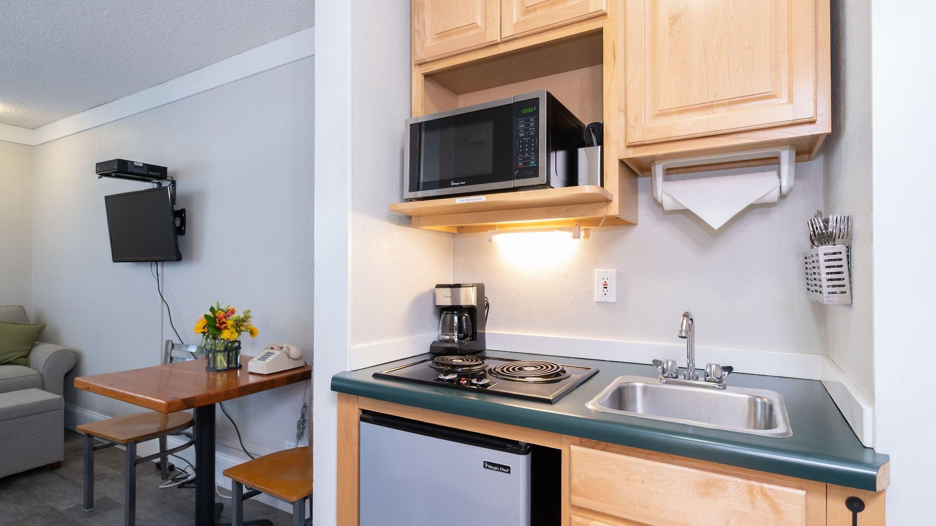 Mountainside 408 By Alpine