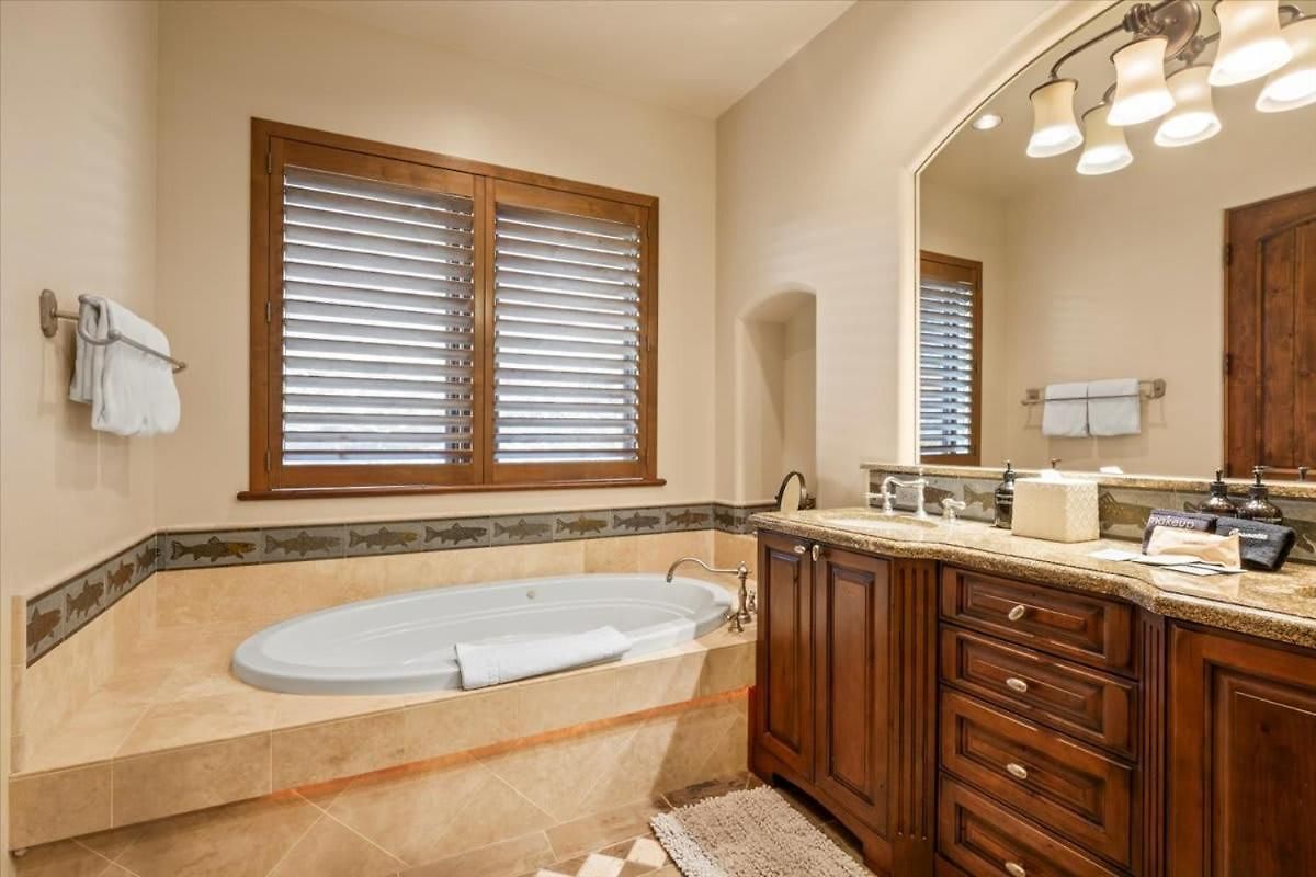 Holiday home Luxury Retreat Hot Tub And Mountain View *