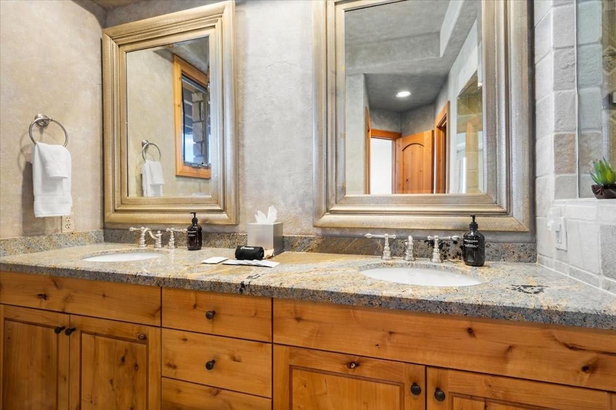 Mountain Village Retreat - Steam Shower & Views * Telluride