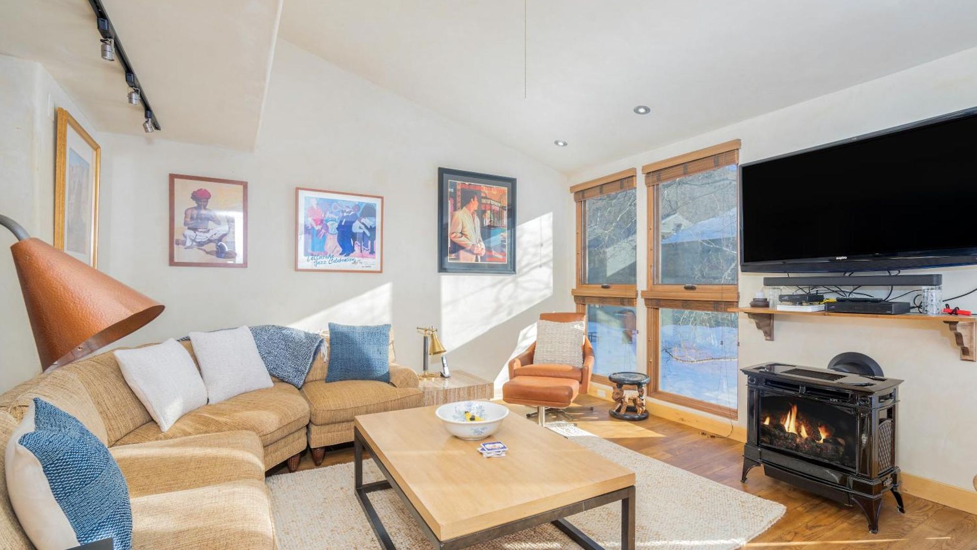 Experience Mountain Views In Spacious 3-bedroom #423 *