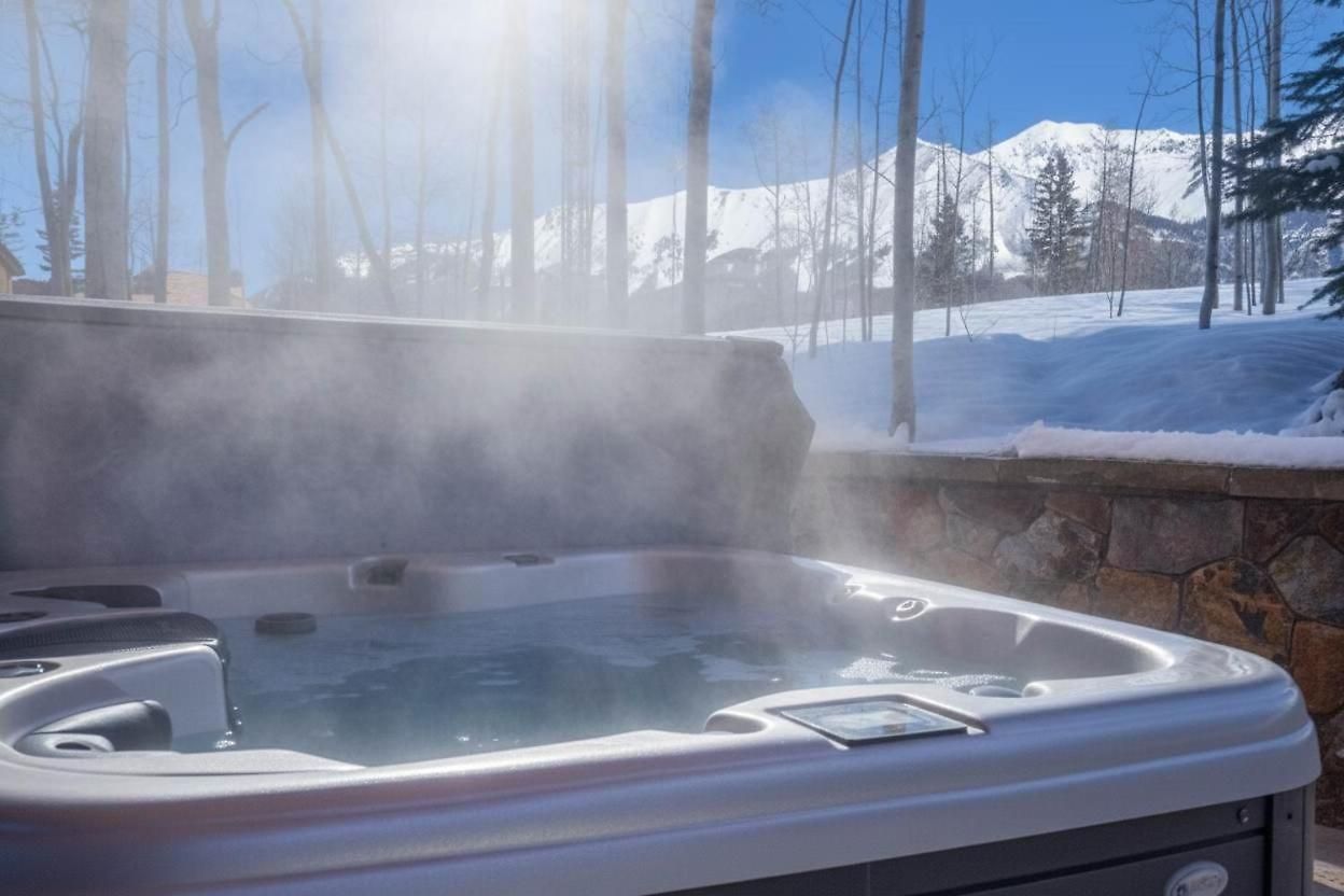 Holiday home Ski-in Ski-out 4br W- Deck, Hot Tub, & Crib