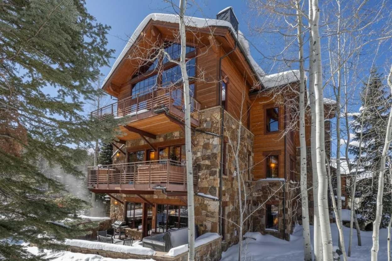 Ski-in Ski-out 4br W- Deck, Hot Tub, & Crib Holiday home Telluride