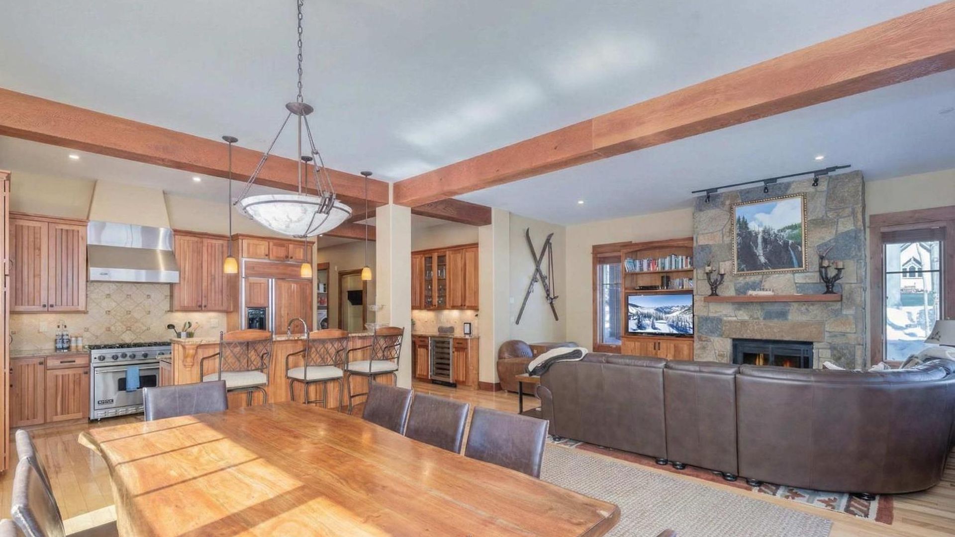 Ski-in Ski-out 4br W- Deck, Hot Tub, & Crib Telluride
