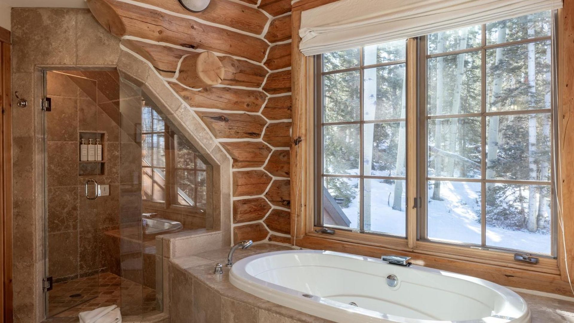 Bear - Modern Log At Easy Ski-in-out Location Villa *