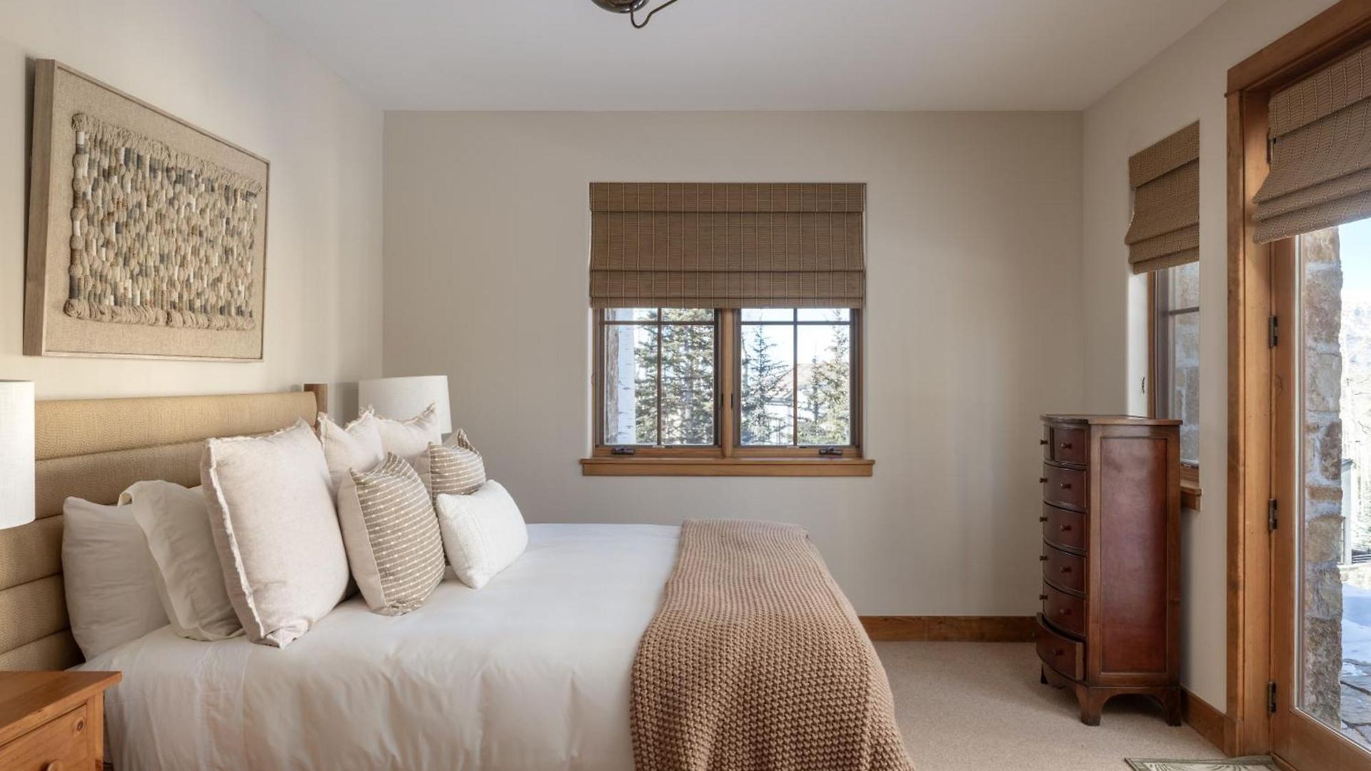 Villa Bear - Modern Log At Easy Ski-in-out Location *