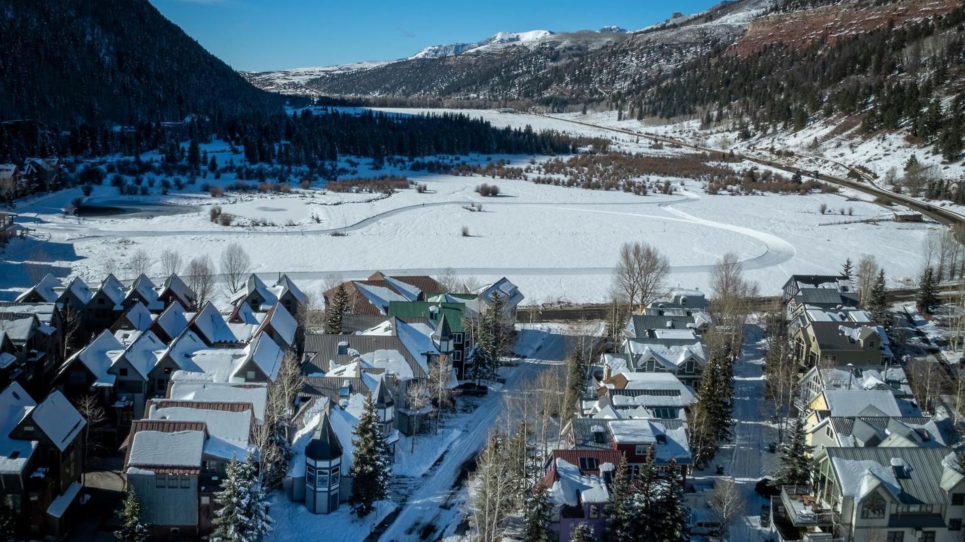 Smuggler Mine - Modern Pet Friendly Retreat Near Slopes *