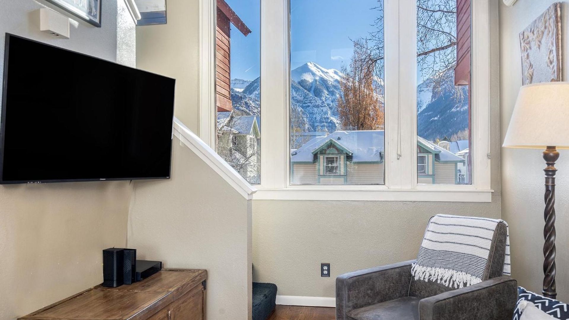 Snowy Peak Views From Living Room, 2 Parking Spaces, Walk To Telluride