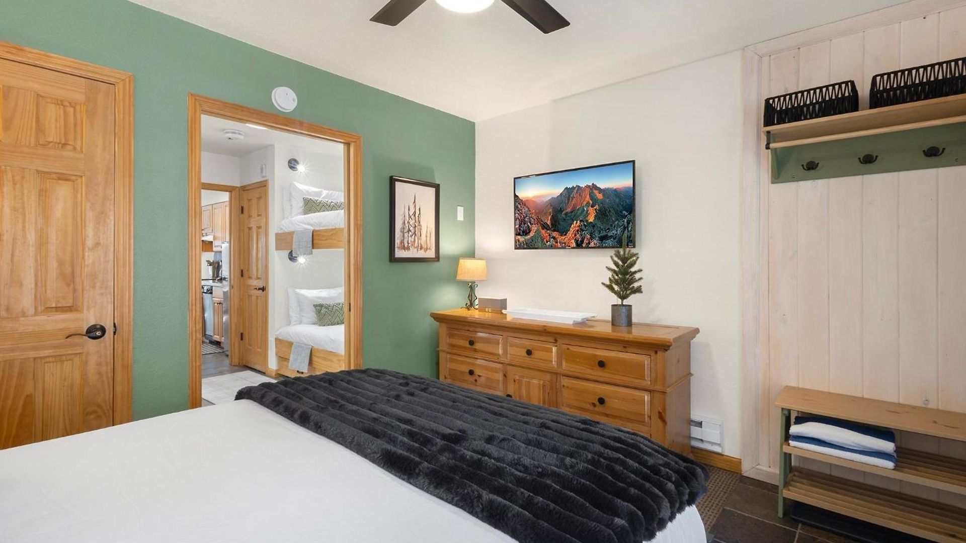 Apartment Riverfront, Blocks To - Mtn Views, Hot Tub At Viking 217 Telluride