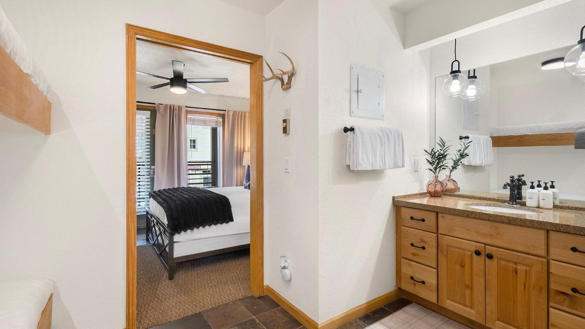 Riverfront, Blocks To - Mtn Views, Hot Tub At Viking 217 Telluride