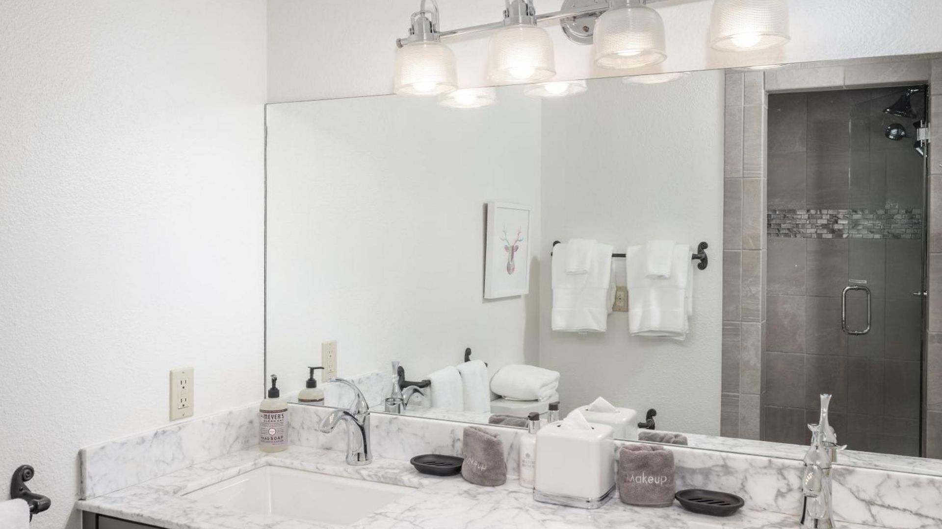 Smuggler Mine - Modern Pet Friendly Retreat Near Slopes Apartment