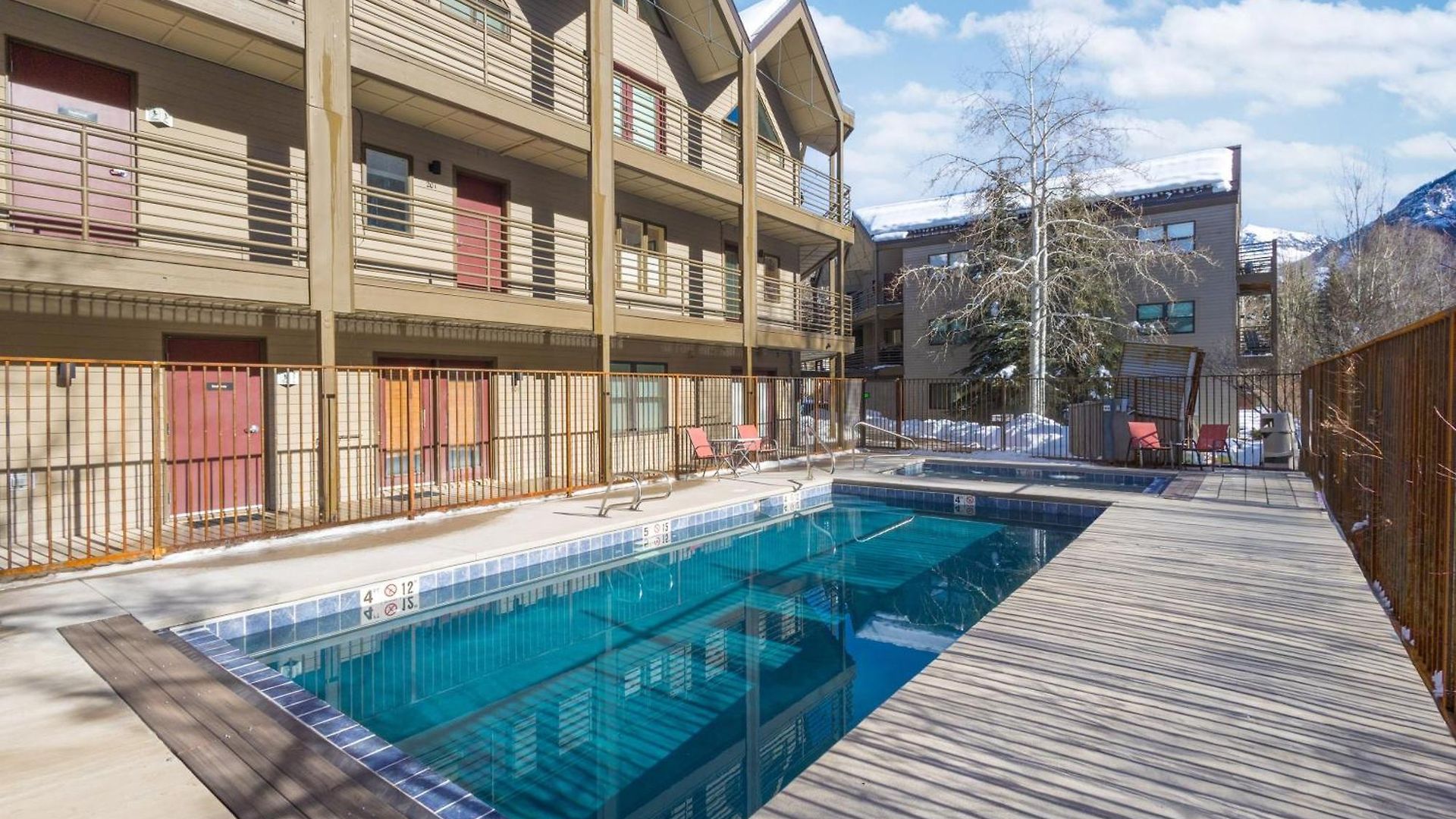 Apartment Walk To Ski, Stylish & Bright! Ground Floor, Hot Tub, Pool Telluride