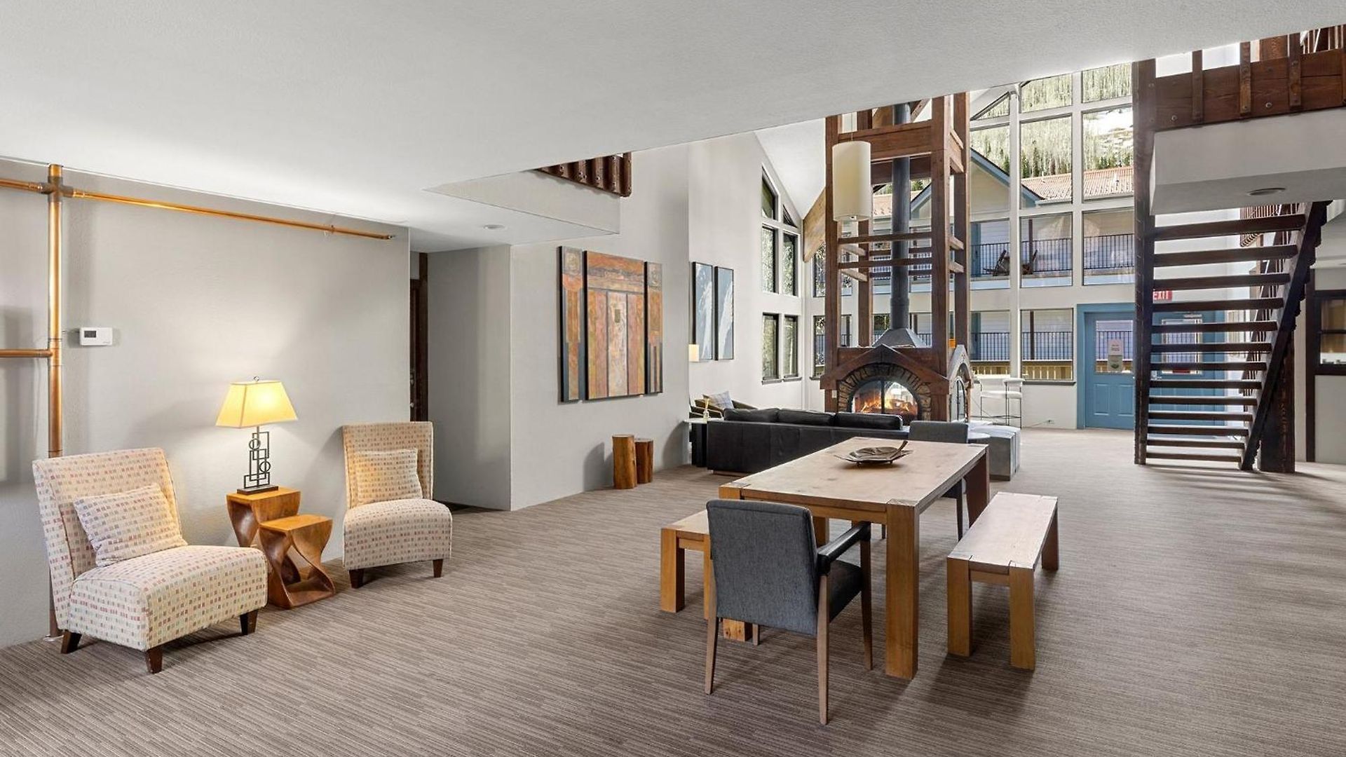 Big & Bright Hidden Gem With Garage, Hot Tub, Lux Kitchen Apartment *