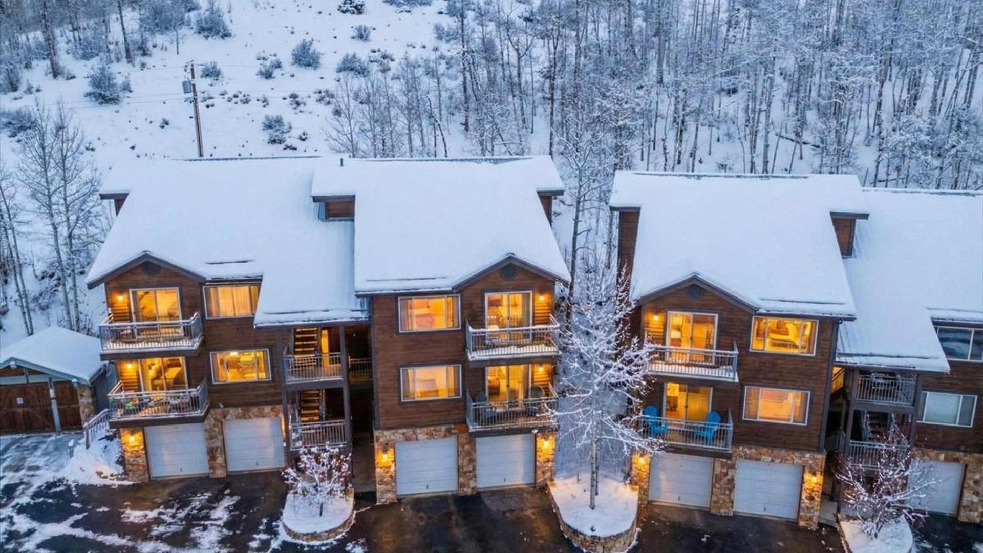 Mountain Village Escape - Walk To Slopes & Views