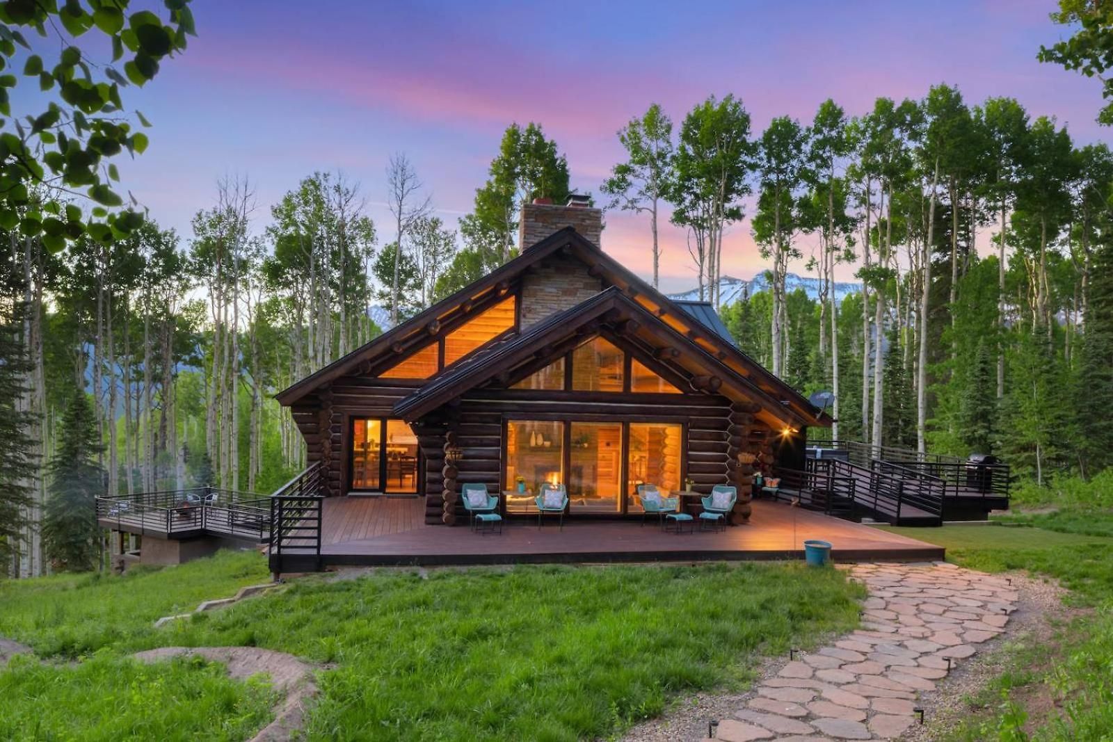 Scenic Escape - Private Deck Designer Interiors Holiday home *