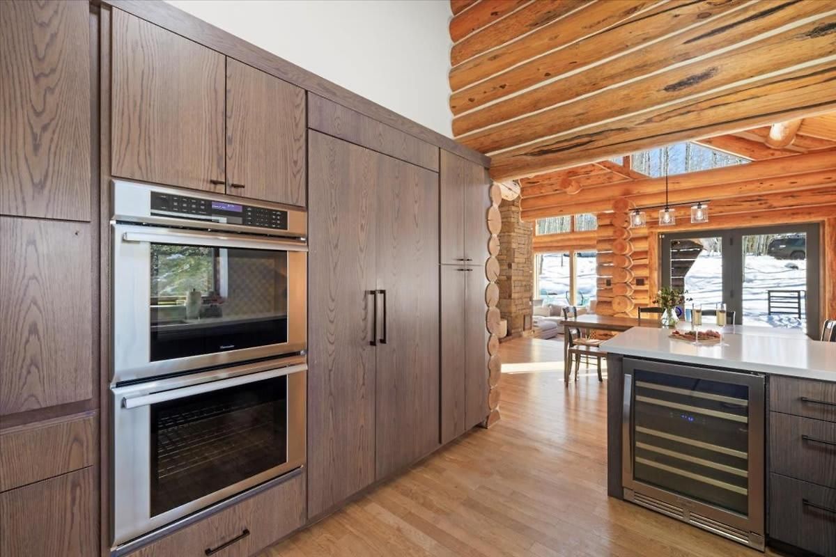 Holiday home Scenic Escape - Private Deck Designer Interiors *
