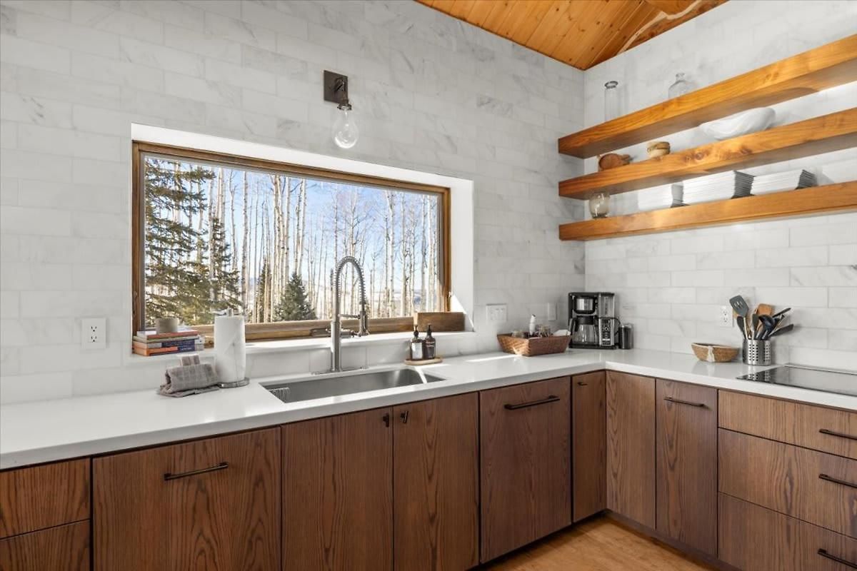 Scenic Escape - Private Deck Designer Interiors Telluride