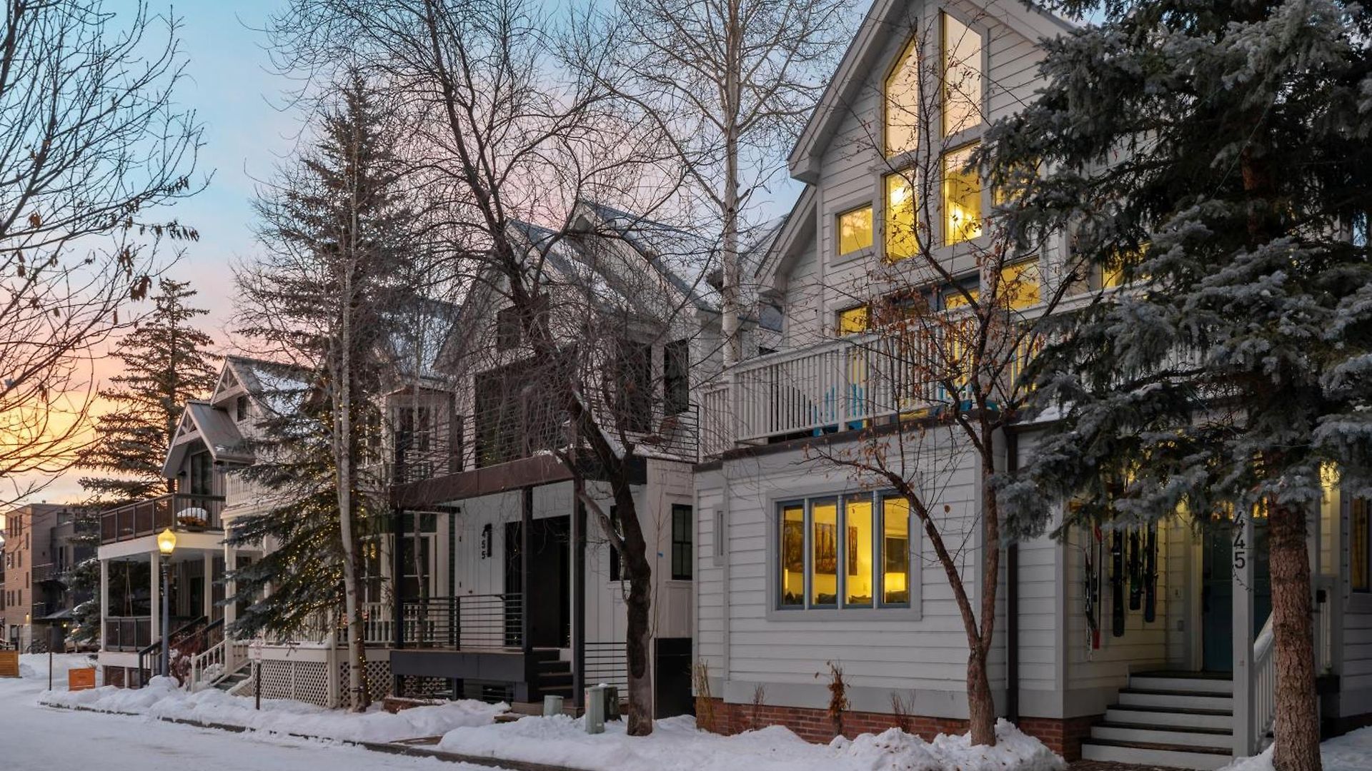 445 West Depot - Elevated Comfort *