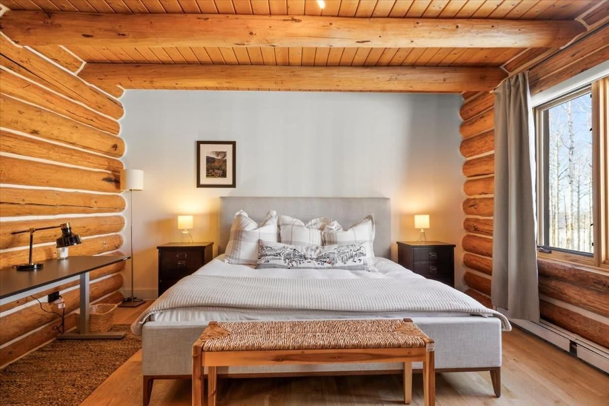 Holiday home Scenic Escape - Private Deck Designer Interiors *