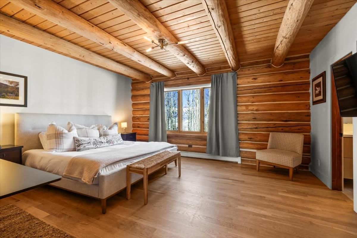 Scenic Escape - Private Deck Designer Interiors Holiday home *